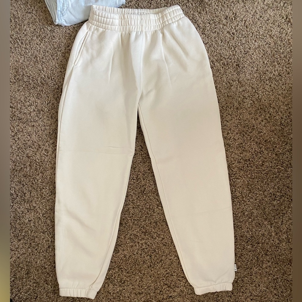 White high waisted sweats